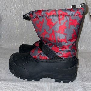 Youth Snow Boots size 5